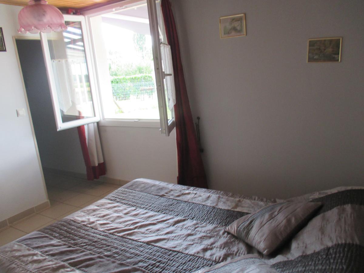 Chambre D'Hotes Les Ormeaux Saint-Georges-des-Coteaux Bagian luar foto